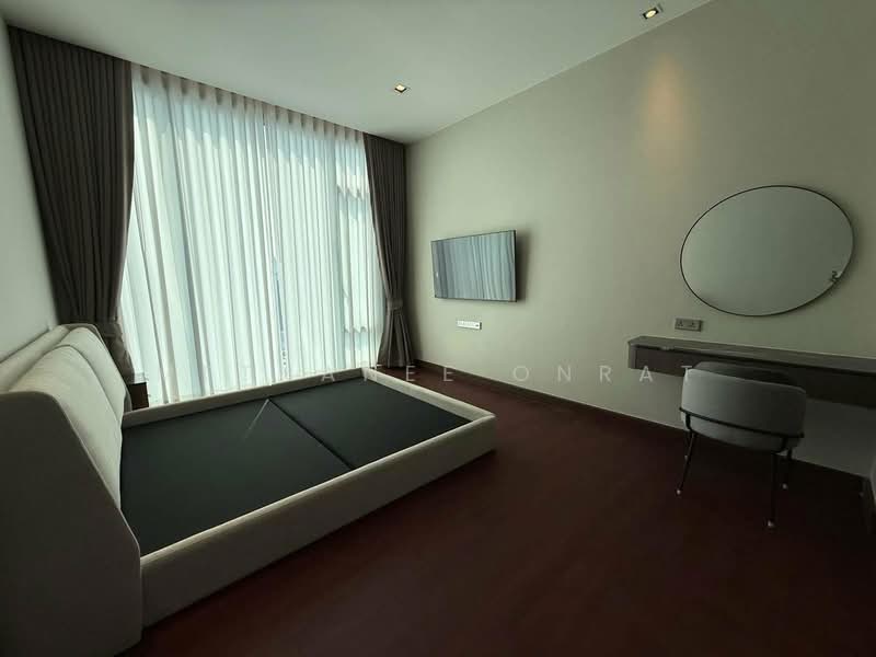 Q1 Sukhumvit, Bangkok, 1 Sukhumvit Road, Khlong Toei, Khlong Toei, Bangkok, 2 Bedrooms, 108 sqm, Condo For Rent, by Methanee Onrat, 500176754 - DDproperty.com