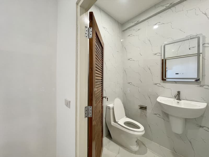 Baan Rin Thong Lamlukka, Pathum Thani, Khu Khot, Lam Luk Ka, Pathum Thani, 2 Bedrooms, 120 sqm, Townhouse For Sale, by Chanicha Settha-amorn, 500176776 - DDproperty.com