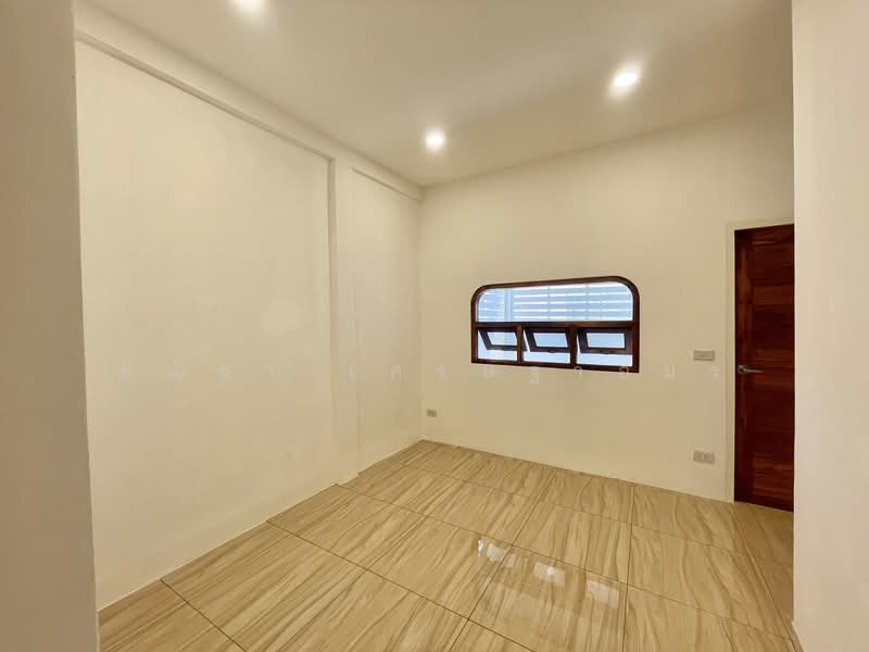 Baan Rin Thong Lamlukka, Pathum Thani, Khu Khot, Lam Luk Ka, Pathum Thani, 2 Bedrooms, 120 sqm, Townhouse For Sale, by Chanicha Settha-amorn, 500176776 - DDproperty.com