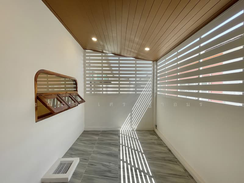 Baan Rin Thong Lamlukka, Pathum Thani, Khu Khot, Lam Luk Ka, Pathum Thani, 2 Bedrooms, 120 sqm, Townhouse For Sale, by Chanicha Settha-amorn, 500176776 - DDproperty.com