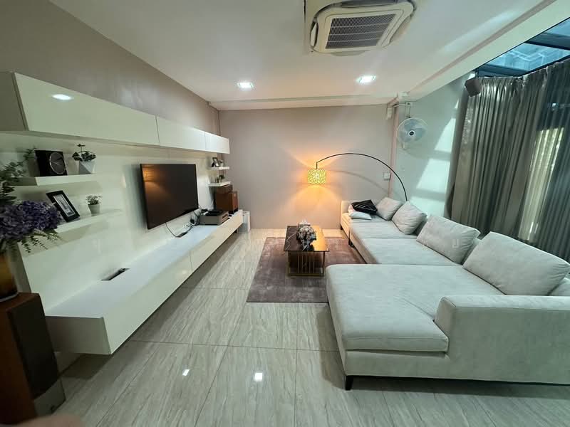 Manthana Rama 9-Srinakarin, Bangkok, 50 Krungthep Kreetha Road, Hua Mak, Bang Kapi, Bangkok, 4 Bedrooms, 350 sqm, Single Detached House For Rent, by บุษบา รัตนวงษ์ชัย, 500176812 - DDproperty.com