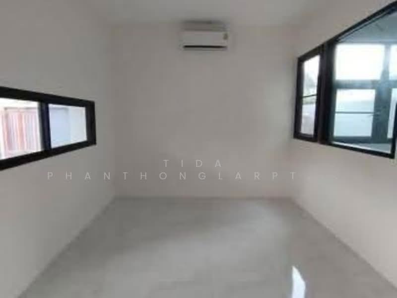 For rent: 3.5-story home office in the Ratchada-Ladprao area. Beautiful and exactly as pictured., Bangkok, Jom Phon, Chatuchak, Bangkok, , 300 sqm, Warehouse/Factory For Rent, by Tida phanthonglarptawee, 500176815 - DDproperty.com