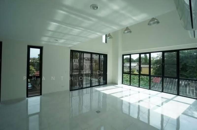 For rent: 3.5-story home office in the Ratchada-Ladprao area. Beautiful and exactly as pictured., Bangkok, Jom Phon, Chatuchak, Bangkok, , 300 sqm, Warehouse/Factory For Rent, by Tida phanthonglarptawee, 500176815 - DDproperty.com