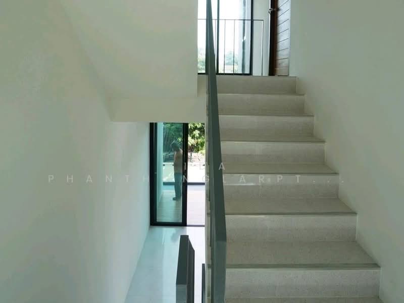 For rent: 3.5-story home office in the Ratchada-Ladprao area. Beautiful and exactly as pictured., Bangkok, Jom Phon, Chatuchak, Bangkok, , 300 sqm, Warehouse/Factory For Rent, by Tida phanthonglarptawee, 500176815 - DDproperty.com