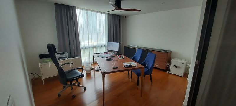 Somkid Gardens, Bangkok, Ploenchit, Lumphini, Pathum Wan, Bangkok, 3 Bedrooms, 251 sqm, Condo For Sale, by Fern 0826479615, 500176837 - DDproperty.com