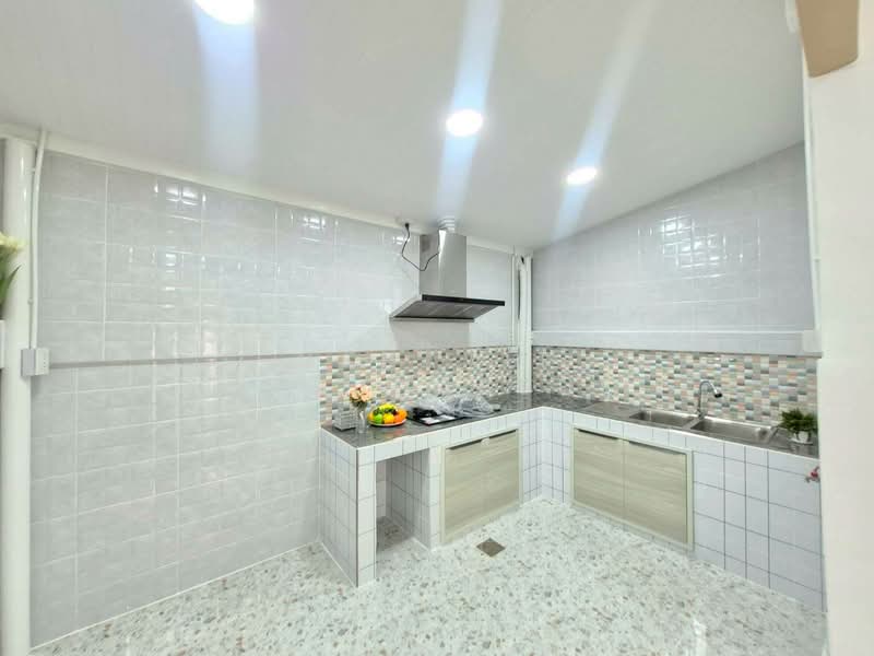 Moobaan Pimthong Nawamin, Bangkok, Soi Sudsanguan, Khlong Chaokhun Sing, Wang Thonglang, Bangkok, 2 Bedrooms, 68 sqm, Townhouse For Sale, by Naravit Prajuabsuk, 500176896 - DDproperty.com