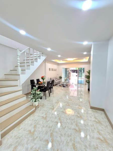 Moobaan Pimthong Nawamin, Bangkok, Soi Sudsanguan, Khlong Chaokhun Sing, Wang Thonglang, Bangkok, 2 Bedrooms, 68 sqm, Townhouse For Sale, by Naravit Prajuabsuk, 500176896 - DDproperty.com