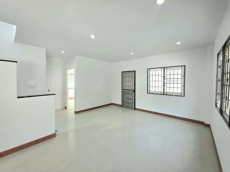 วิสต้า วิลล์ ลำลูกกา คลอง 3, Pathum Thani, Lat Sawai, Lam Luk Ka, Pathum Thani, 3 Bedrooms, 160 sqm, Single Detached House For Sale, by คุณวิญญุดา เหล่าสันน์, 500176898 - DDproperty.com