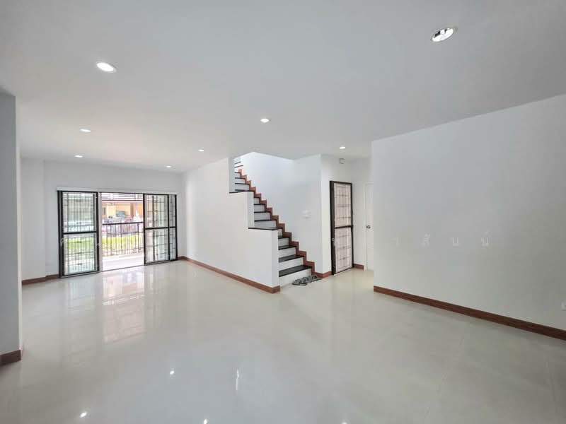 วิสต้า วิลล์ ลำลูกกา คลอง 3, Pathum Thani, Lat Sawai, Lam Luk Ka, Pathum Thani, 3 Bedrooms, 160 sqm, Single Detached House For Sale, by คุณวิญญุดา เหล่าสันน์, 500176898 - DDproperty.com