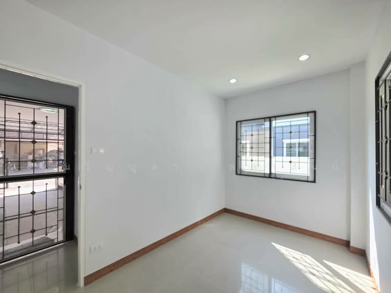 วิสต้า วิลล์ ลำลูกกา คลอง 3, Pathum Thani, Lat Sawai, Lam Luk Ka, Pathum Thani, 3 Bedrooms, 160 sqm, Single Detached House For Sale, by คุณวิญญุดา เหล่าสันน์, 500176898 - DDproperty.com