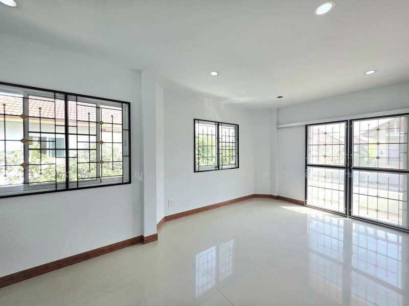 วิสต้า วิลล์ ลำลูกกา คลอง 3, Pathum Thani, Lat Sawai, Lam Luk Ka, Pathum Thani, 3 Bedrooms, 160 sqm, Single Detached House For Sale, by คุณวิญญุดา เหล่าสันน์, 500176898 - DDproperty.com