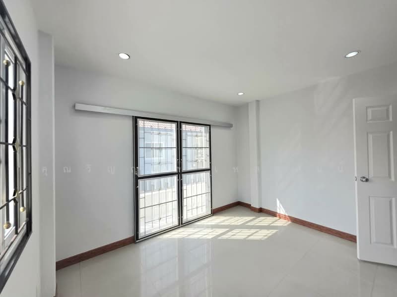 วิสต้า วิลล์ ลำลูกกา คลอง 3, Pathum Thani, Lat Sawai, Lam Luk Ka, Pathum Thani, 3 Bedrooms, 160 sqm, Single Detached House For Sale, by คุณวิญญุดา เหล่าสันน์, 500176898 - DDproperty.com