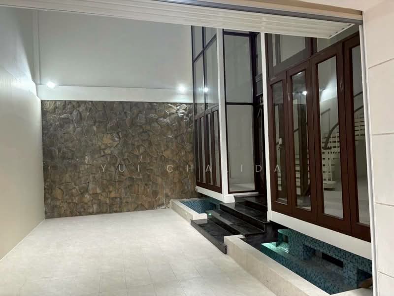 ขาย - ขายอาคารพาณิชย์บรรทัดทอง พระราม4, กรุงเทพ