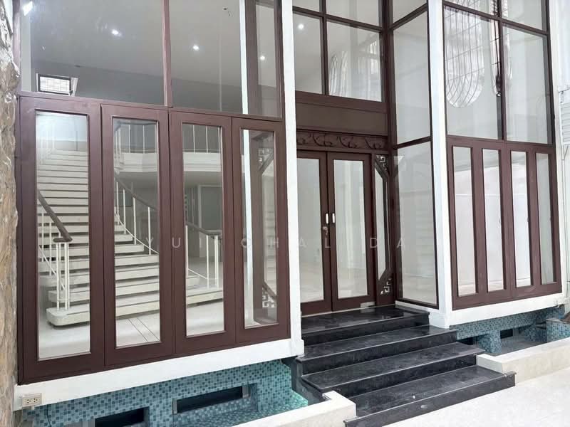 ขาย - ขายอาคารพาณิชย์บรรทัดทอง พระราม4, กรุงเทพ