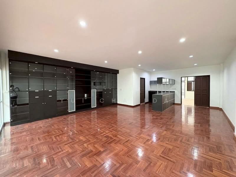 Sale Commercial building Banthad Thong Road,, Bangkok, Pathum Wan, Pathum Wan, Bangkok, , 1,000 sqm, Shophouse For Sale, by Yui Chalida, 500176902 - DDproperty.com