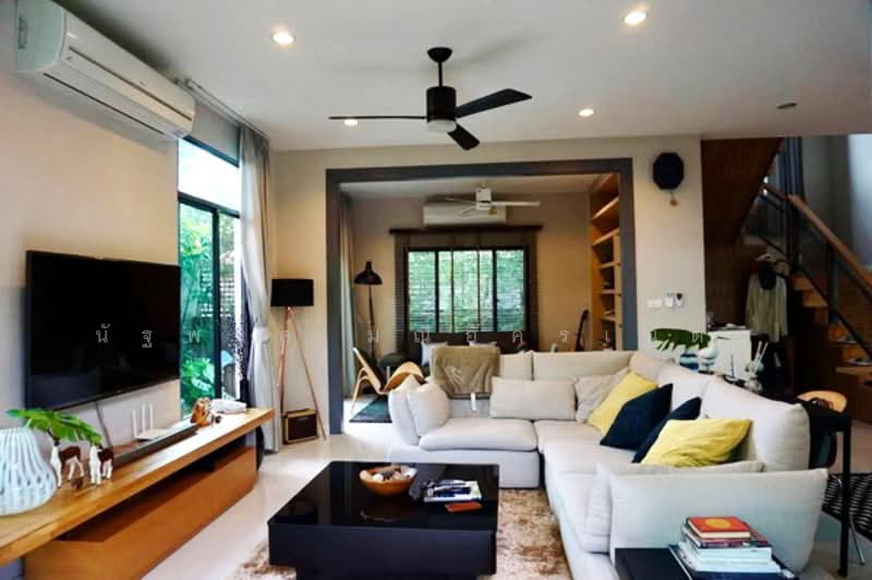 For Rent - The Palm Pattanakarn, Bangkok