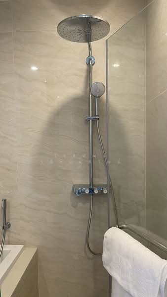 Noble Form Thonglor, Bangkok, Sukhumvit 55, Khlong Tan Nua, Watthana, Bangkok, 2 Bedrooms, 63 sqm, Condo For Rent, by โชติพัฒน์ วณิชนันทิวัฒน์, 500176933 - DDproperty.com