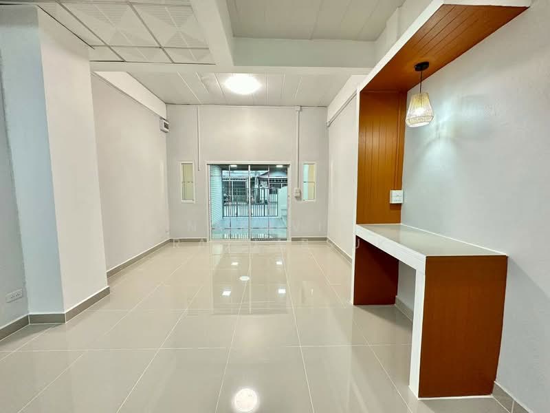 Asia Hometown 2, Nonthaburi, Bang Kruai - Bangkok Road, Sai Noi, Sai Noi, Nonthaburi, 2 Bedrooms, 64 sqm, Townhouse For Sale, by Naravit Prajuabsuk, 500176935 - DDproperty.com