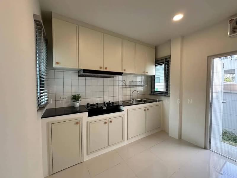 Centro Bangna, Samut Prakan, 111 Soi 3, Bang Kaeo, Bang Plee, Samut Prakan, 4 Bedrooms, 210 sqm, Single Detached House For Rent, by Thiti Boonchurn, 500176950 - DDproperty.com