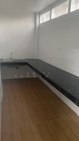 Home/Office, Bangna, Lasalle Road, Bangkok, La Salle Road, Bang Na Tai, Bang Na, Bangkok, 4 Bedrooms, 300 sqm, Townhouse For Rent, by Thiti Boonchurn, 500176952 - DDproperty.com