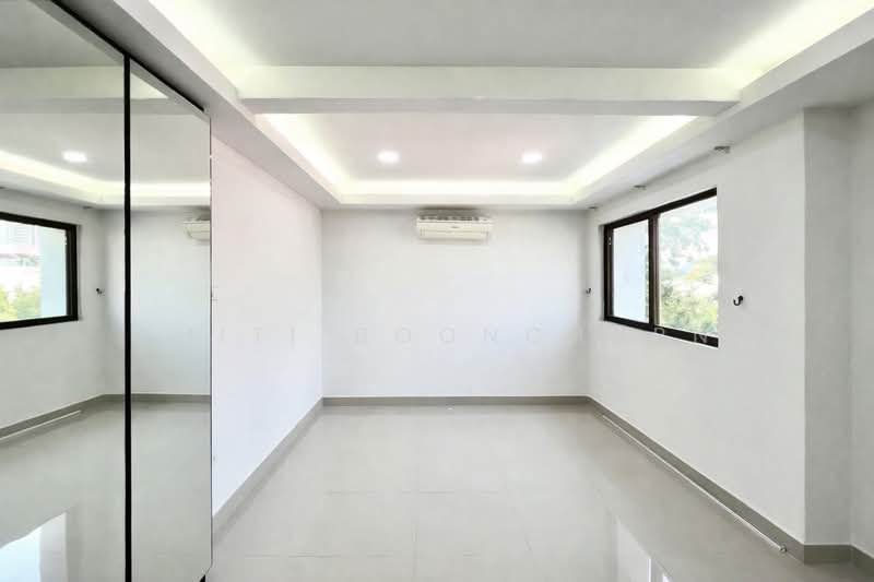 Townhouse, 3 Bedroom, Phrom Phong, Bangkok, Thong Lo Soi 49, Khlong Tan Nua, Watthana, Bangkok, 3 Bedrooms, 250 sqm, Townhouse For Rent, by Thiti Boonchurn, 500176960 - DDproperty.com