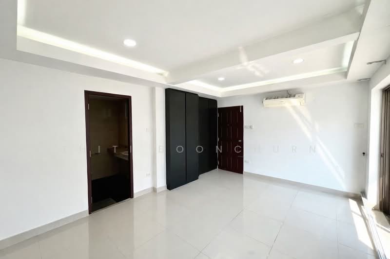 ทาวน์เฮาส์ 3 ห้องนอน พร้อมพงษ์, กรุงเทพ, Thong Lo Soi 49, คลองตันเหนือ, วัฒนา, กรุงเทพ, 250 ตร.ม., ทาวน์เฮ้าส์ ให้เช่า, โดย Thiti Boonchurn, 500176960 - DDproperty.com