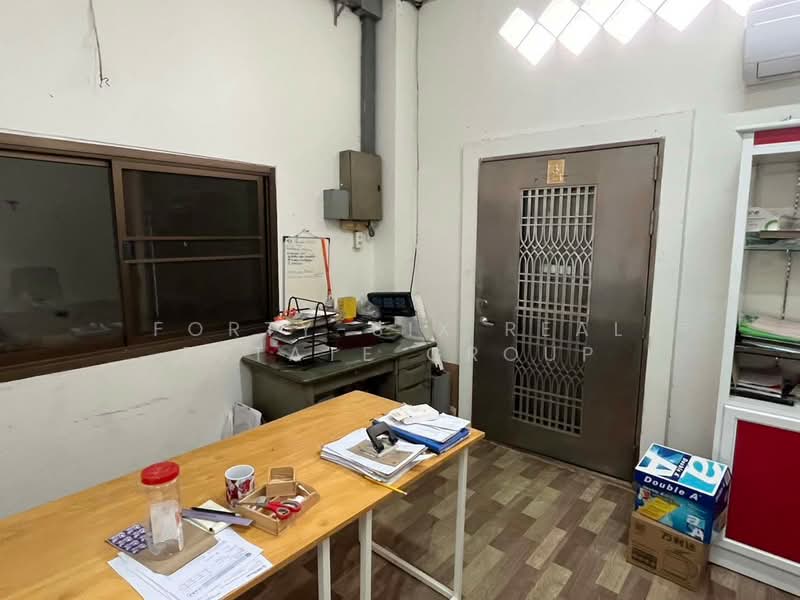 ขาย/ให้เช่าโรงงาน 345 ตารางวา ใช้งานได้เต็มพื้นที่ ตัว OFFICE ด้านหน้า 2 ชั้น ตัวโรงงานด้านหลัง, สมุทรสาคร, คลองมะเดื่อ, กระทุ่มแบน, สมุทรสาคร, 1,300 ตร.ม., โกดัง-โรงงาน ขาย, โดย Forty-Six Real Estate Group, 500177055 - DDproperty.com