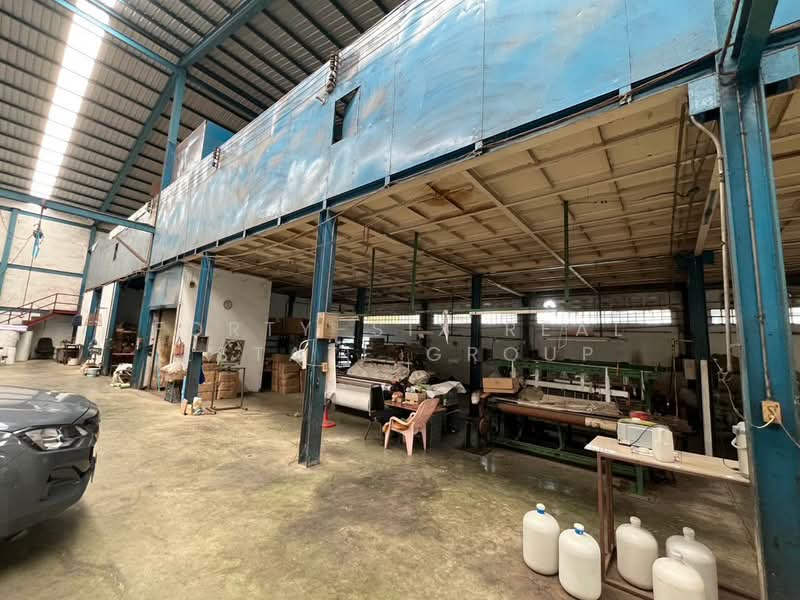 ขาย/ให้เช่าโรงงาน 345 ตารางวา ใช้งานได้เต็มพื้นที่ ตัว OFFICE ด้านหน้า 2 ชั้น ตัวโรงงานด้านหลัง, Samut Sakhon, Khlong Madua, Krathum Baen, Samut Sakhon, , 1,300 sqm, Warehouse/Factory For Sale, by Forty-Six Real Estate Group, 500177055 - DDproperty.com