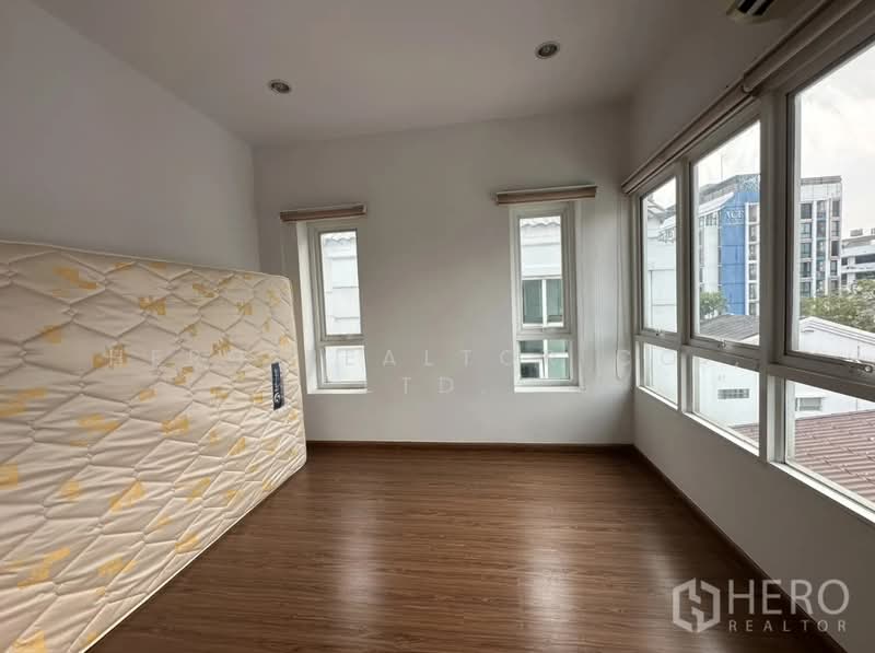 For Rent Home Office 178 sqm in Khlong Tan Nuea, Watthana, Bangkok BTS Ekkamai hre00335, Bangkok, Khlong Tan Nua, Watthana, Bangkok, , 178 sqm, Office Space For Rent, by Hero Realtor Co., Ltd., 500177057 - DDproperty.com