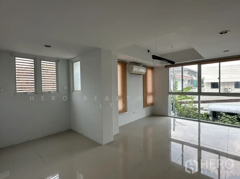 For Rent Home Office 178 sqm in Khlong Tan Nuea, Watthana, Bangkok BTS Ekkamai hre00335, Bangkok, Khlong Tan Nua, Watthana, Bangkok, , 178 sqm, Office Space For Rent, by Hero Realtor Co., Ltd., 500177057 - DDproperty.com