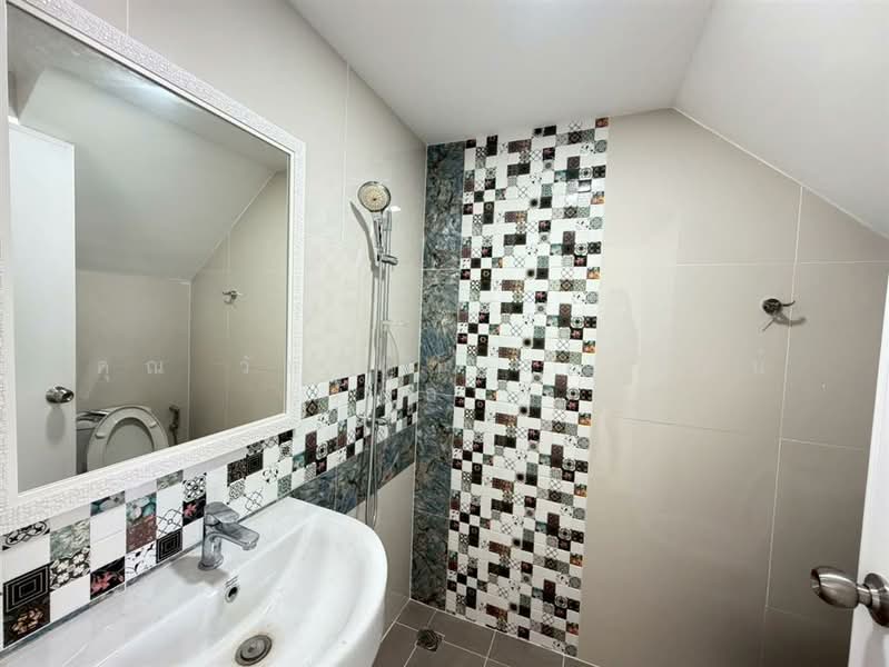 โกลเด้น ทาวน์ ศิริราช - ราชพฤกษ์ ( Golden Town Siriraj – Ratchapruek ), กรุงเทพ, บางขุนศรี, บางกอกน้อย, กรุงเทพ, 120 ตร.ม., ทาวน์เฮ้าส์ ขาย, โดย คุณ วัชรีญา กองรัตน์ (ผักกาด), 500177068 - DDproperty.com