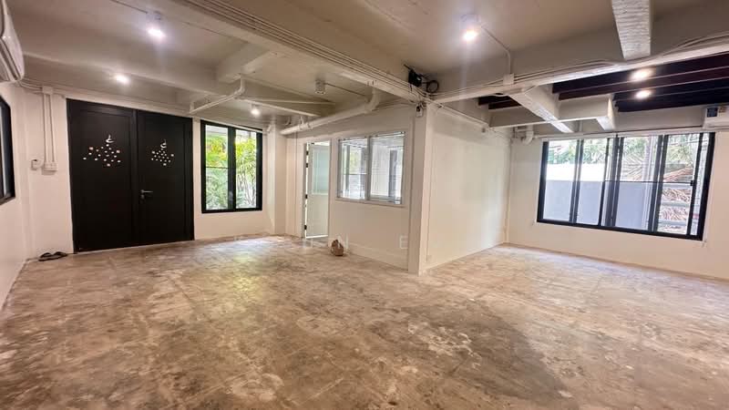 House for rent located in Ekkamai 22 nice decorated for residence and home office ( SPSEVE1759 ), Bangkok, เอกมัย22, Khlong Tan Nua, Watthana, Bangkok, 4 Bedrooms, 300 sqm, Single Detached House For Rent, by Khun Eve, 500177079 - DDproperty.com