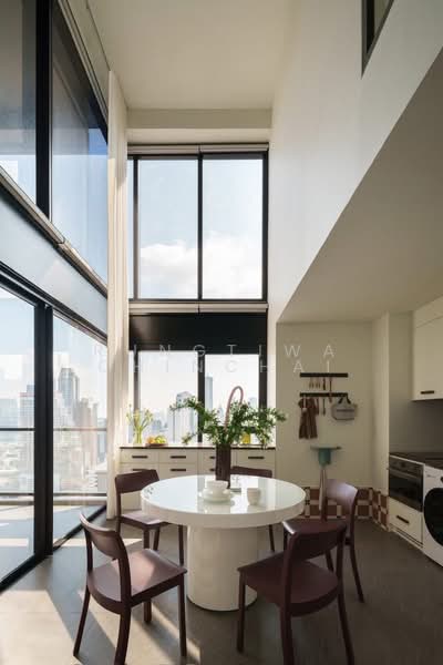 The Lofts Silom, Bangkok, Pramuan Road, Silom, Bang Rak, Bangkok, 2 Bedrooms, 122 sqm, Condo For Rent, by Rungtiwa Chinchai, 500177114 - DDproperty.com