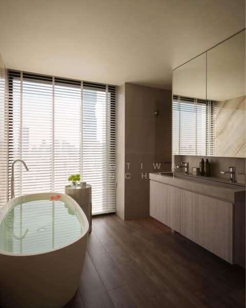 The Lofts Silom : เดอะ ลอฟท์ สีลม, กรุงเทพ, ถนนประมวญ, สีลม, บางรัก, กรุงเทพ, 122 ตร.ม., คอนโด ให้เช่า, โดย Rungtiwa Chinchai, 500177114 - DDproperty.com