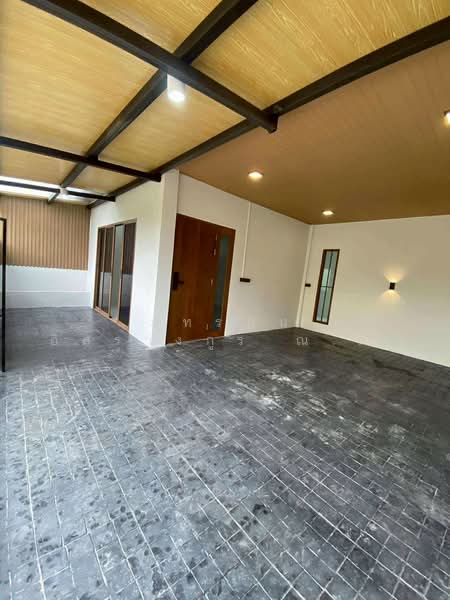 ขาย - ทาวน์เฮ้าส์ 2 ชั้น สุวรรณศรซอย 18 ถนนสุวรรณศร ตำบลวังกระโจม อำเภอเมืองนครนายก จังหวัดนครนายก, นครนายก