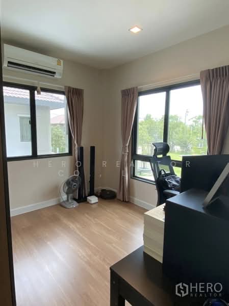 For sale 3 Bedroom Detached House in Thap Chang, Saphan Sung, Bangkok hre00357, Bangkok, Thap Chang, Saphan Sung, Bangkok, 3 Bedrooms, 163 sqm, Single Detached House For Sale, by Hero Realtor Co., Ltd., 500177166 - DDproperty.com