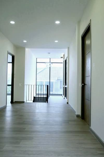 For Sale - For Sale: Luxury Private Pool Villa, approximately 300 meters from BTS Bang Chak (SPSJP178), Bangkok