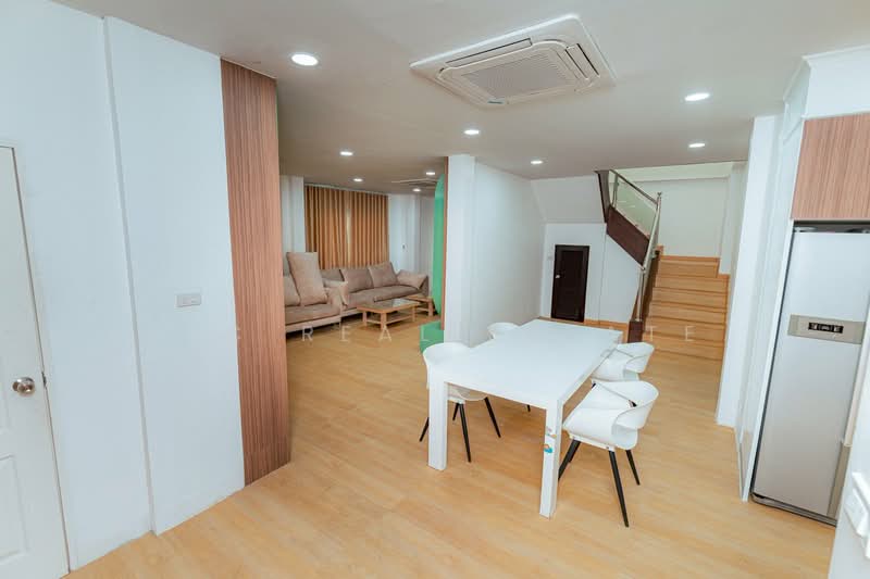 Pool Villa for Sale in East Pattaya Near Sukhumvit and Jomtien, Chon Buri (Pattaya), Bang Lamung, Bang Lamung (Pattaya), Chon Buri (Pattaya), 4 Bedrooms, 332 sqm, Villa For Sale, by PLC Real Estate, 500177214 - DDproperty.com