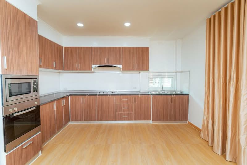 Pool Villa for Sale in East Pattaya Near Sukhumvit and Jomtien, Chon Buri (Pattaya), Bang Lamung, Bang Lamung (Pattaya), Chon Buri (Pattaya), 4 Bedrooms, 332 sqm, Villa For Sale, by PLC Real Estate, 500177214 - DDproperty.com