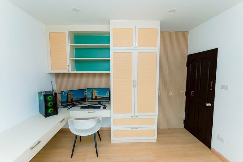 Pool Villa for Sale in East Pattaya Near Sukhumvit and Jomtien, Chon Buri (Pattaya), Bang Lamung, Bang Lamung (Pattaya), Chon Buri (Pattaya), 4 Bedrooms, 332 sqm, Villa For Sale, by PLC Real Estate, 500177214 - DDproperty.com