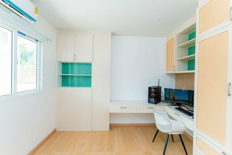 Pool Villa for Sale in East Pattaya Near Sukhumvit and Jomtien, Chon Buri (Pattaya), Bang Lamung, Bang Lamung (Pattaya), Chon Buri (Pattaya), 4 Bedrooms, 332 sqm, Villa For Sale, by PLC Real Estate, 500177214 - DDproperty.com