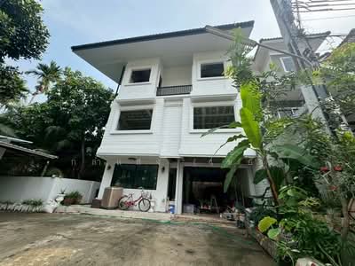 ขาย - Nisachon : นิศาชล, กรุงเทพ