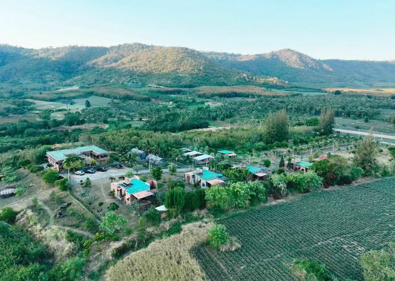 ขาย - ขายกิจการรีสอร์ทและร้านอาหาร เนื้อที่ 42 ไร่ 32 ตารางวา ต.ห้วยทราย อ.เมือง จ.ประจวบคีรีขันธ์, ประจวบคีรีขันธ์