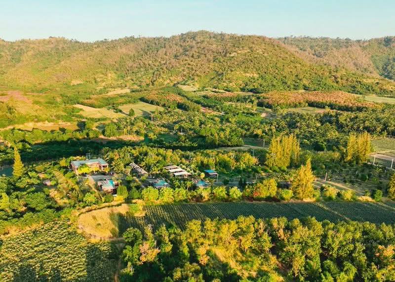 ขายกิจการรีสอร์ทและร้านอาหาร เนื้อที่ 42 ไร่ 32 ตารางวา ต.ห้วยทราย อ.เมือง จ.ประจวบคีรีขันธ์, Prachuap Khiri Khan, Huai Sai, Muang Prachaubkirikhan, Prachuap Khiri Khan, , 16,832 sqm, Business For Sale, by สรภพ ยอดไชย (สีฝุ่น), 500177300 - DDproperty.com