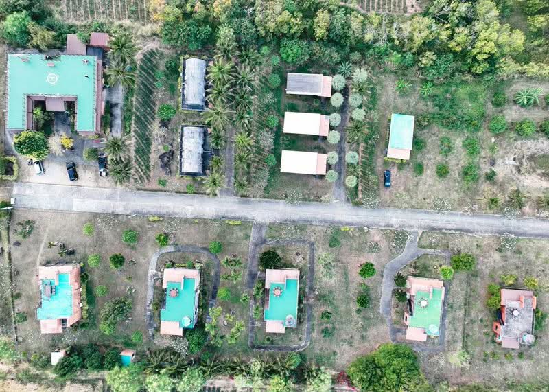 ขายกิจการรีสอร์ทและร้านอาหาร เนื้อที่ 42 ไร่ 32 ตารางวา ต.ห้วยทราย อ.เมือง จ.ประจวบคีรีขันธ์, Prachuap Khiri Khan, Huai Sai, Muang Prachaubkirikhan, Prachuap Khiri Khan, , 16,832 sqm, Business For Sale, by สรภพ ยอดไชย (สีฝุ่น), 500177300 - DDproperty.com