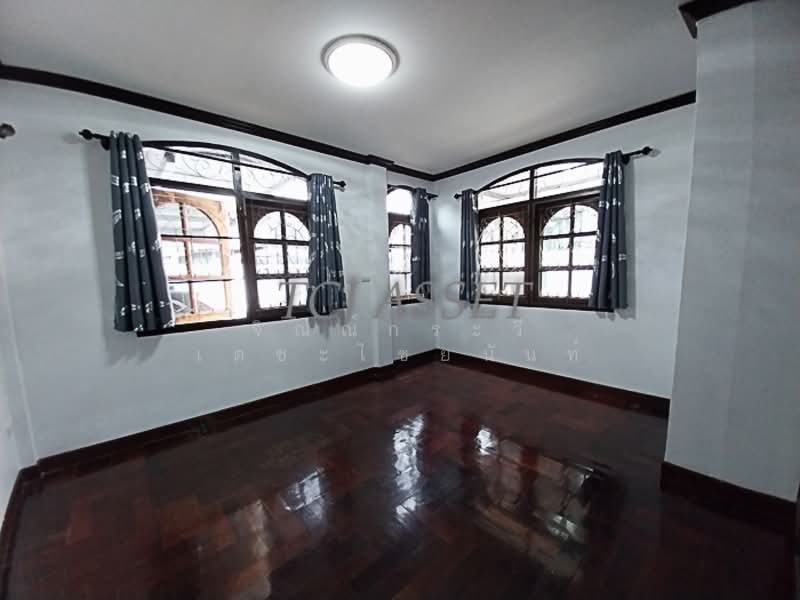 Sri Phet Kan Keha Village Location: Behind Lotus's Srinakarin,, Samut Prakan, ศรีนครินทร์, Thepharak, Muang Samut Prakarn, Samut Prakan, 4 Bedrooms, 200 sqm, Townhouse For Sale, by จิณณ์กระวี เตชะไชยนันท์, 500177328 - DDproperty.com