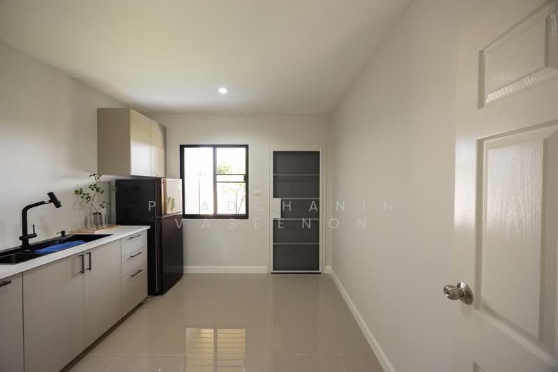 KarnkanokVille 18, Chiang Mai, San Phak Wan, Hang Dong, Chiang Mai, 3 Bedrooms, 196 sqm, Single Detached House For Rent, by Phadchanin Vaseenon, 500177330 - DDproperty.com