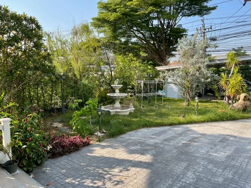 For Rent! European-Style Detached House with Large Garden | Main Road Location (SPSSR116), Samut Prakan, สุขุมวิท107, Samrong Nua, Muang Samut Prakarn, Samut Prakan, 2 Bedrooms, 180 sqm, Single Detached House For Rent, by Khun Poon, 500177383 - DDproperty.com