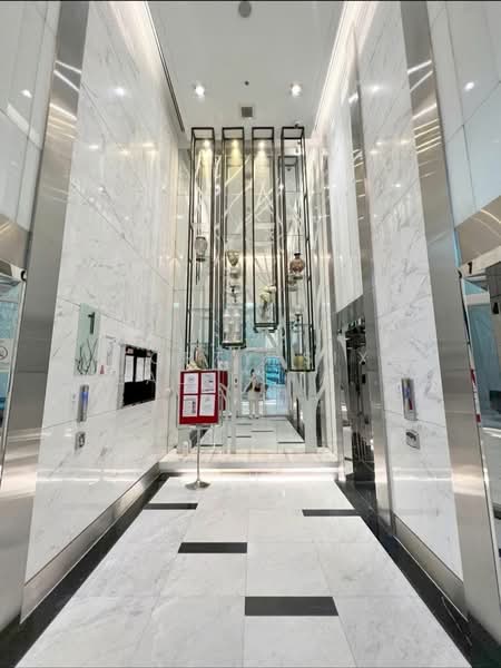 Life Ratchadapisek, Bangkok, 279 Ratchadapisaek Road, Huai Khwang, Huai Khwang, Bangkok, 2 Bedrooms, 56 sqm, Condo For Sale, by Forty-Six Real Estate Group, 500177391 - DDproperty.com