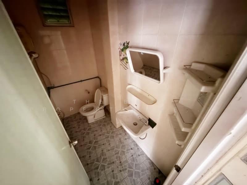 Baan Fuangfah Villa 10, Samut Prakan, Phreak Sa Mai, Muang Samut Prakarn, Samut Prakan, 4 Bedrooms, 100 sqm, Single Detached House For Sale, by The Best Property Agent แอน, 500177410 - DDproperty.com